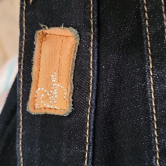Paige Premium Denim Verdugo Jegging Jeans - Picture 4 of 6
